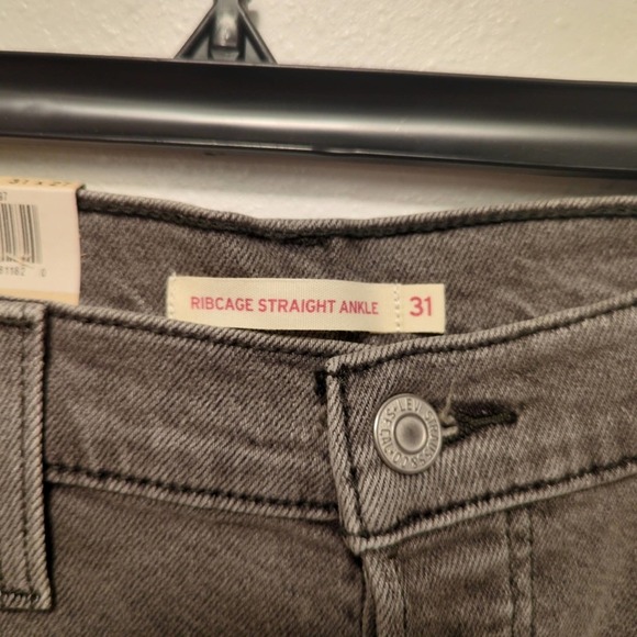 Levi’s RIBCAGE STRAIGHT ANKLE WOMEN'S JEANS NWT Sz 31x27 - Picture 4 of 6